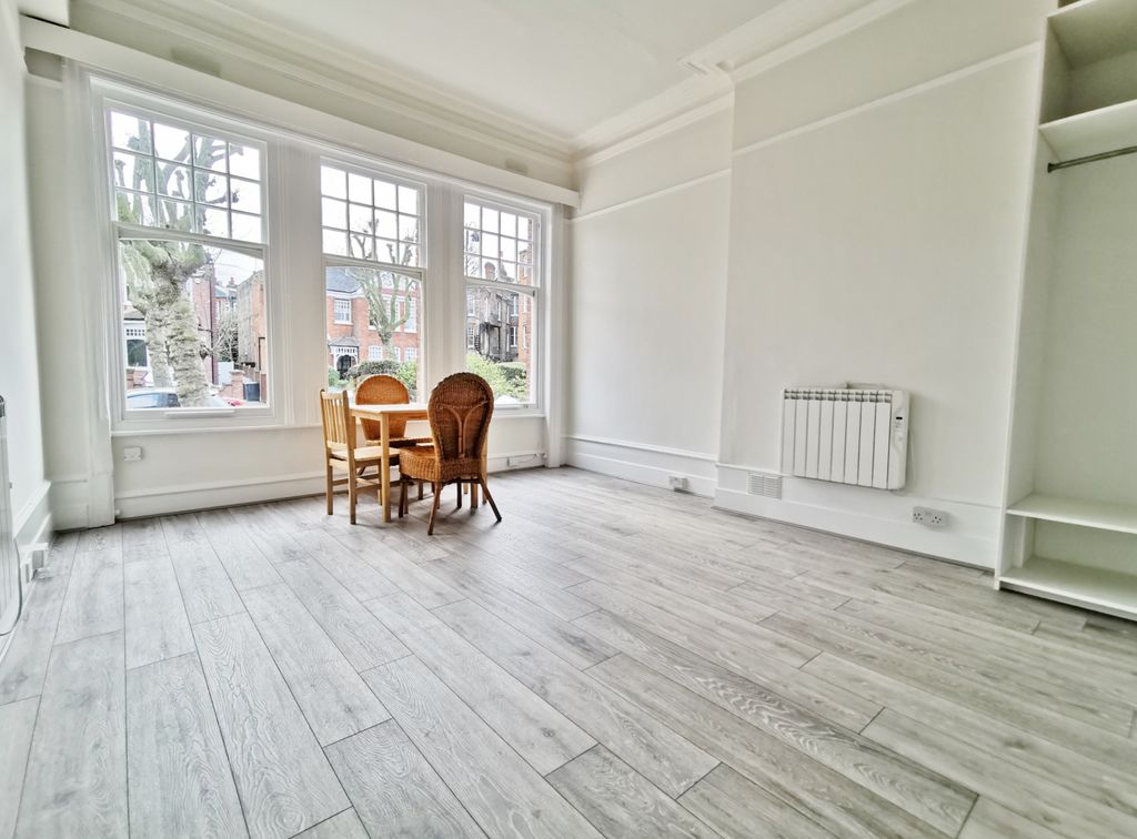 Property photo 1 of 5 Studio