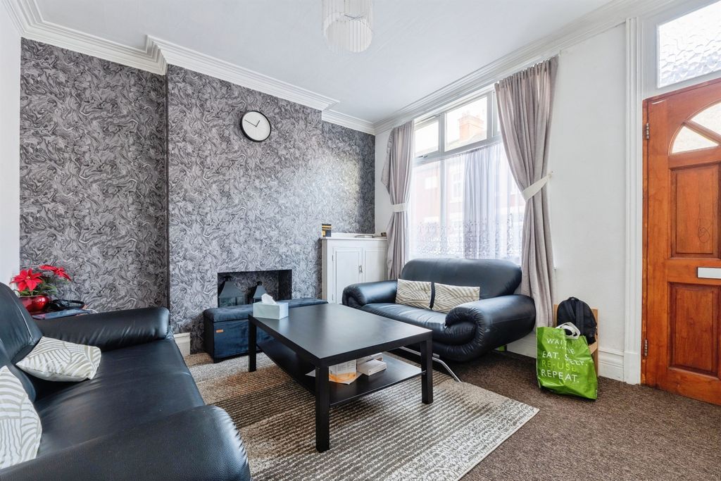 Property photo 2 of 14