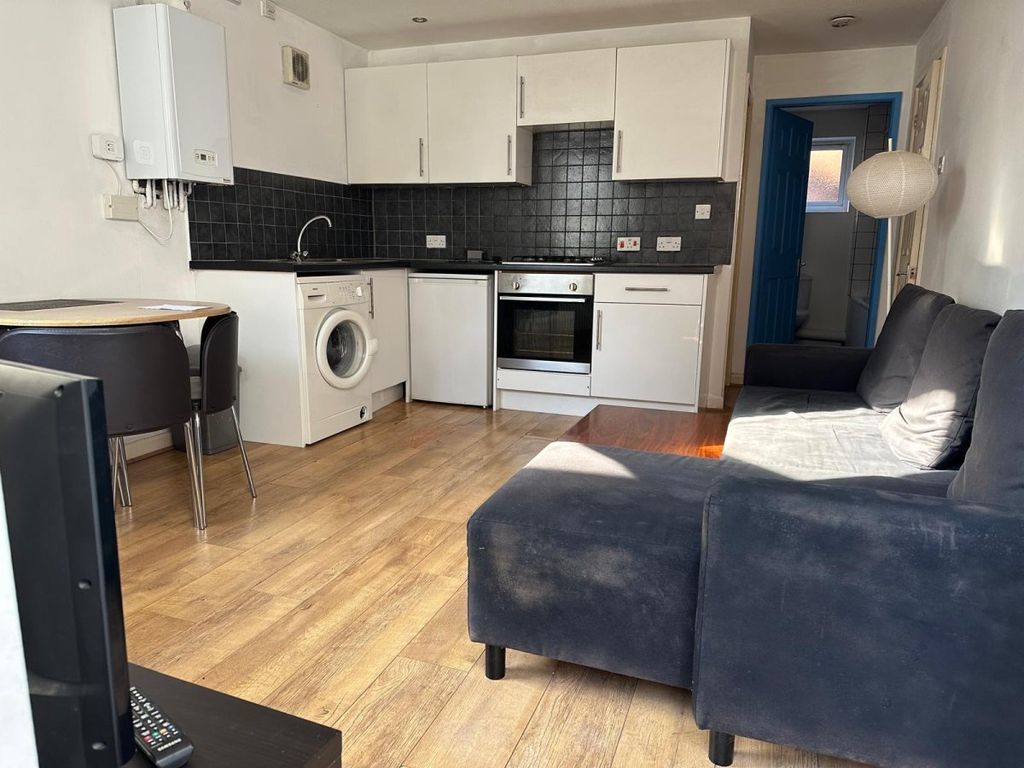 Property photo 3 of 4