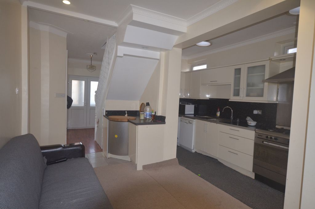 Property photo 2 of 12 Gallery