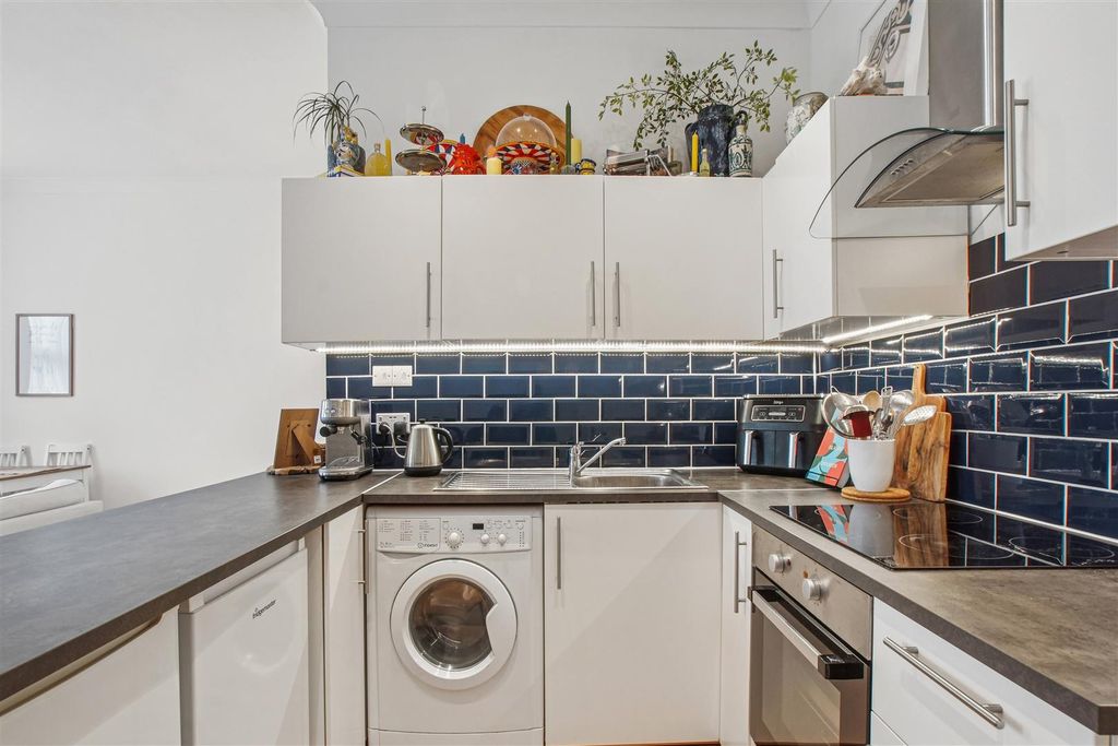 Property photo 3 of 10 8.Jpg