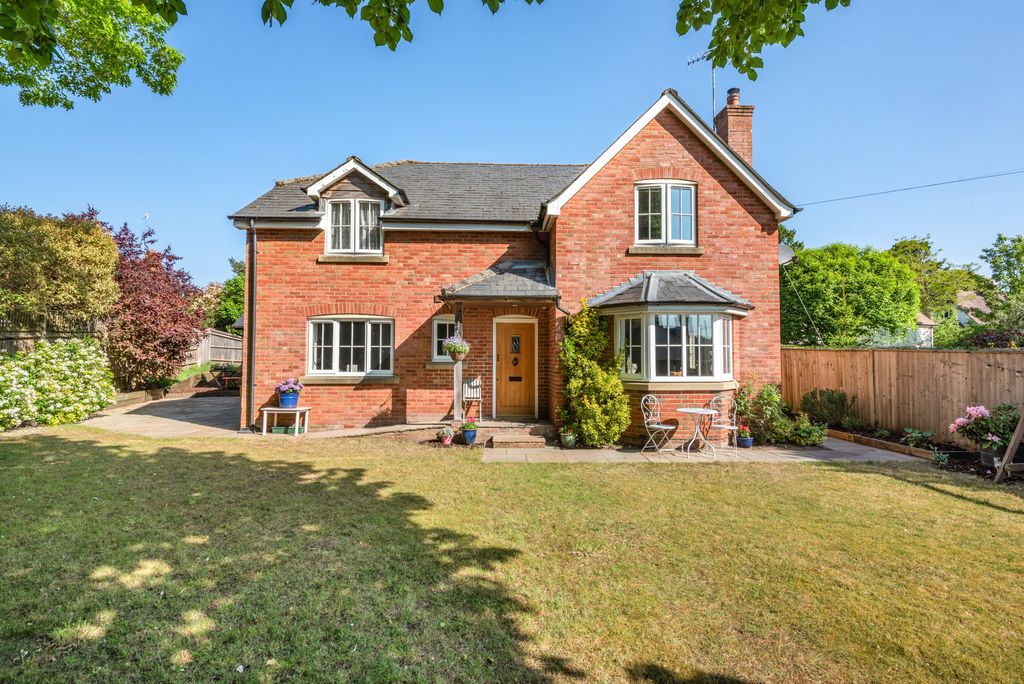 Property photo 1 of 17 17 Lodge Hill Road