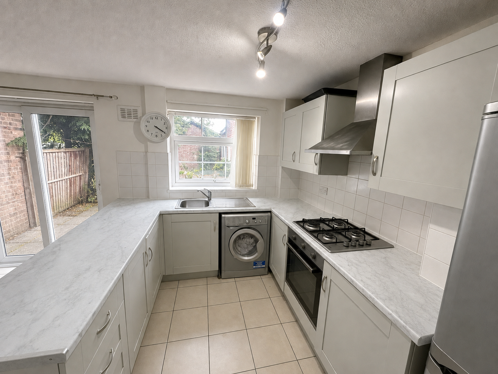 Property photo 3 of 7 Kitchen
