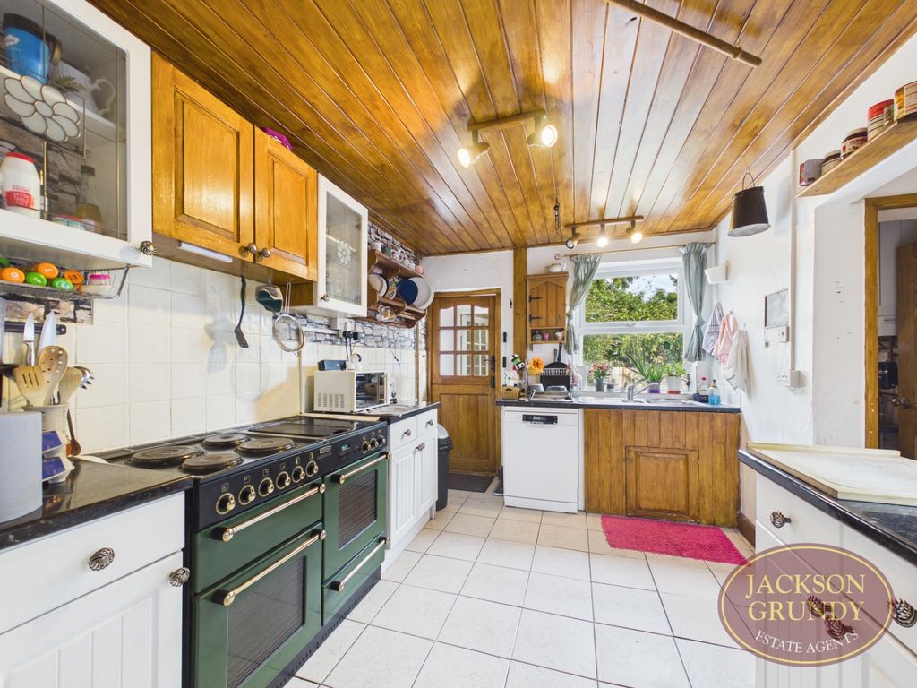 Property photo 3 of 16 Orchard Hill