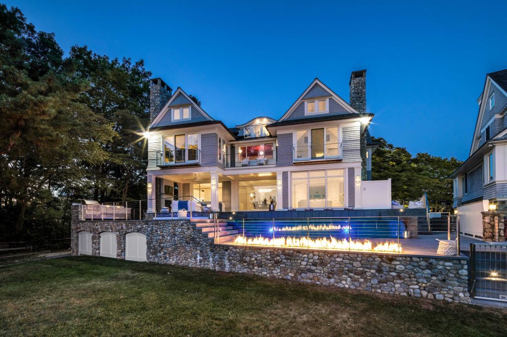 Property photo 1 of 1