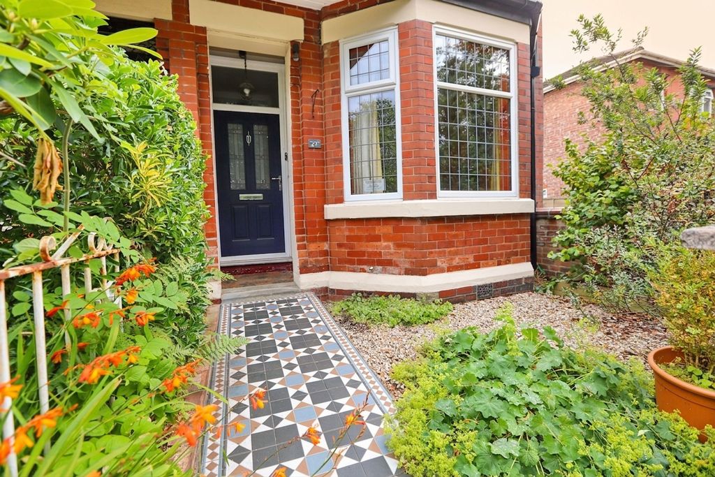 Property photo 2 of 27