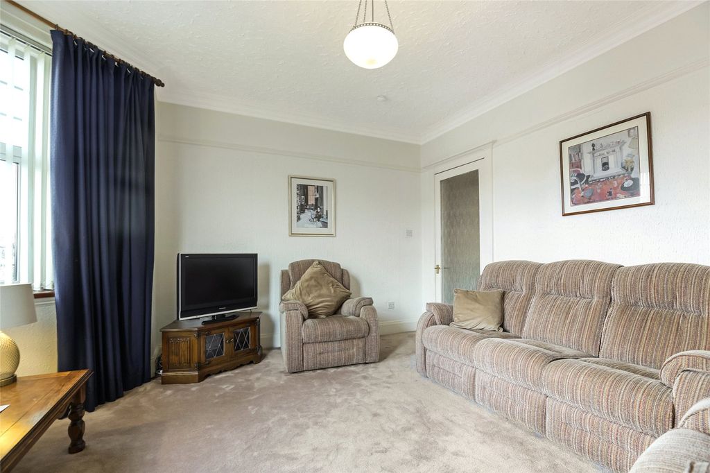 Property photo 3 of 26 Picture No. 02