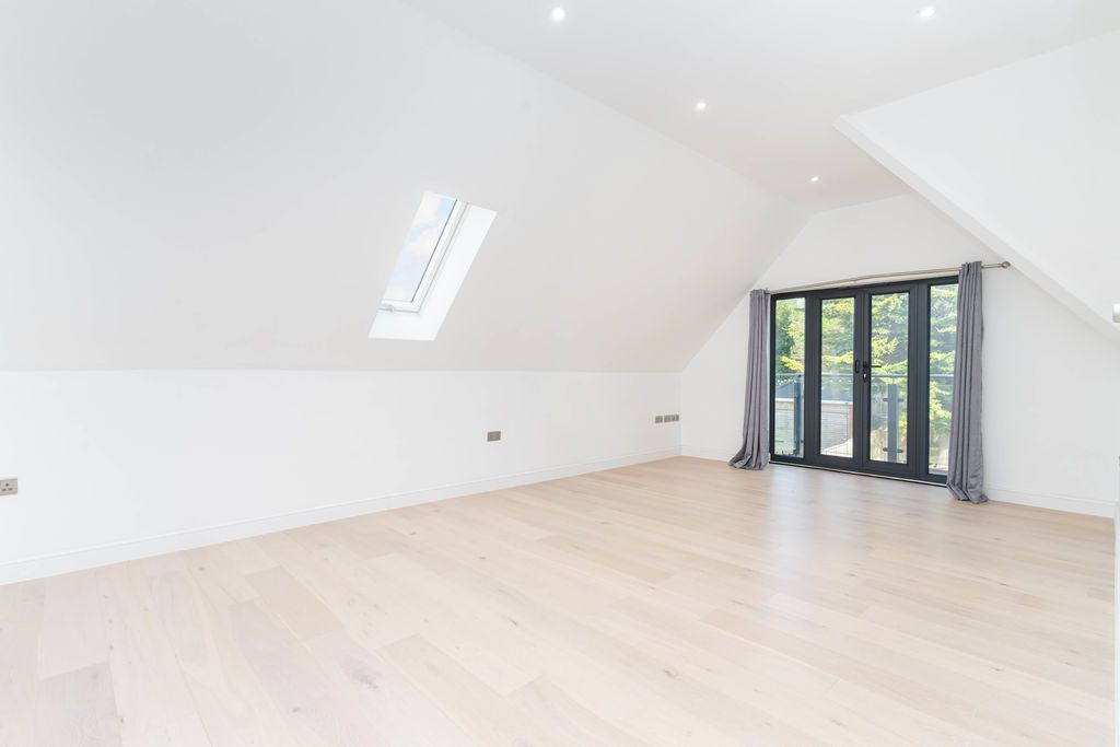 Property photo 3 of 13 Photo 3