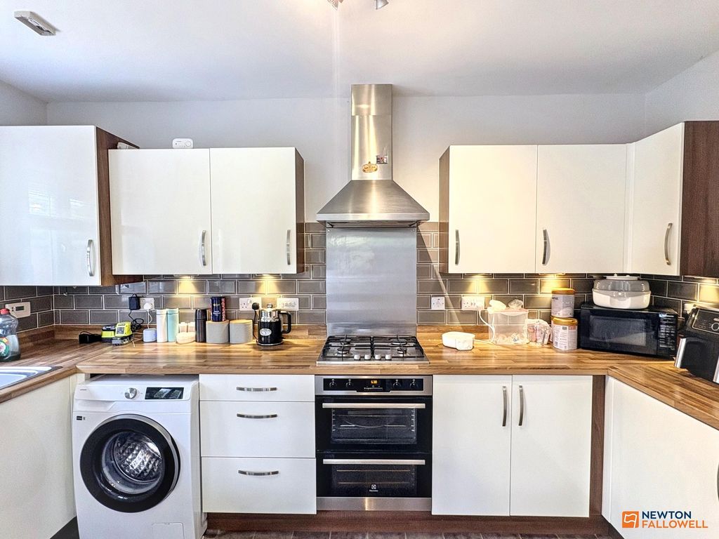 Property photo 3 of 23 Kitchen/Diner