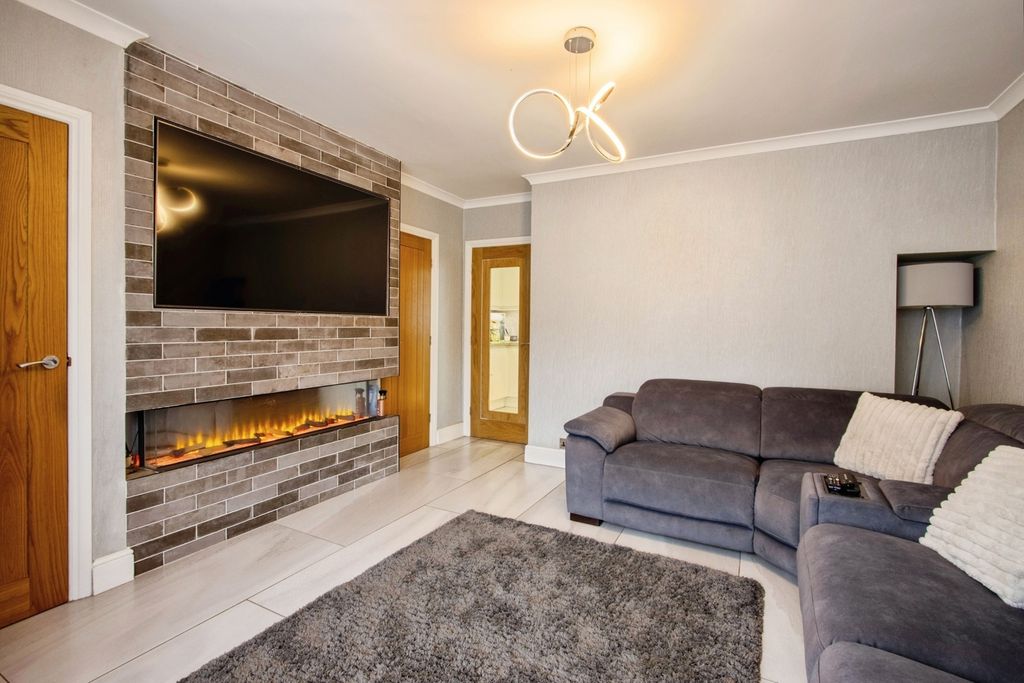 Property photo 2 of 16 Photo