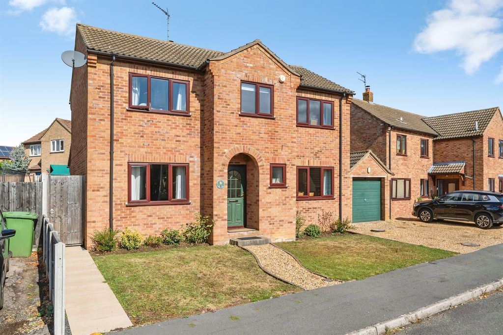Property photo 2 of 33