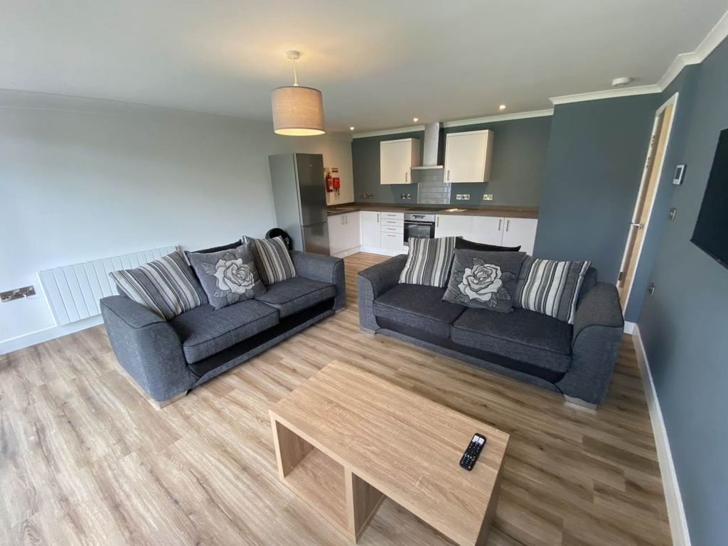 Property photo 2 of 7 Living Area