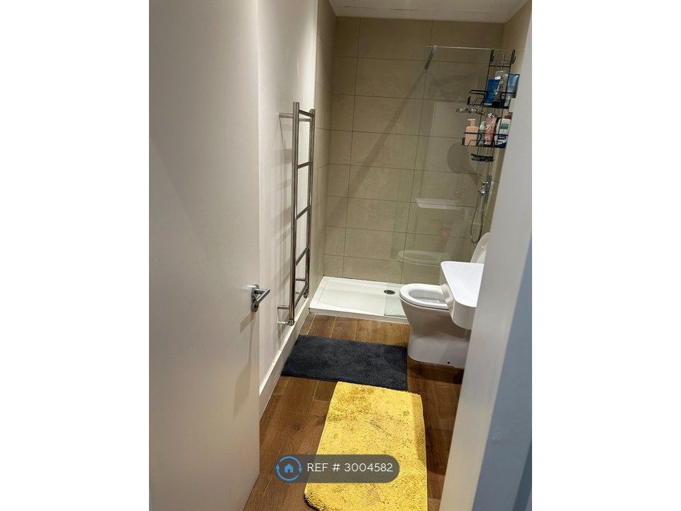 Property photo 3 of 6 Bathroom