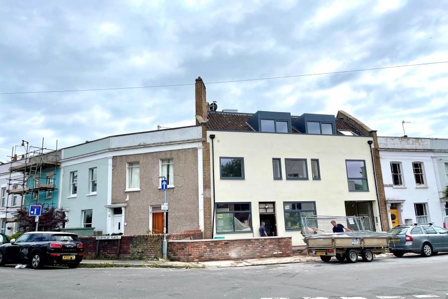 Property photo 1 of 9