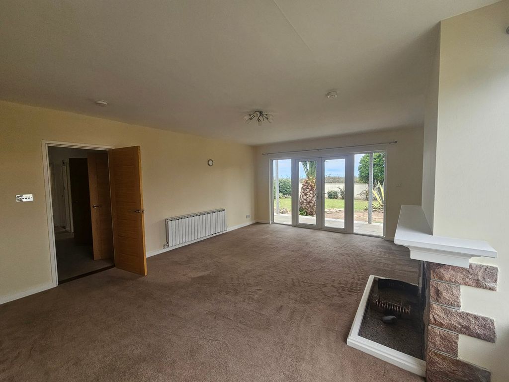 Property photo 3 of 23