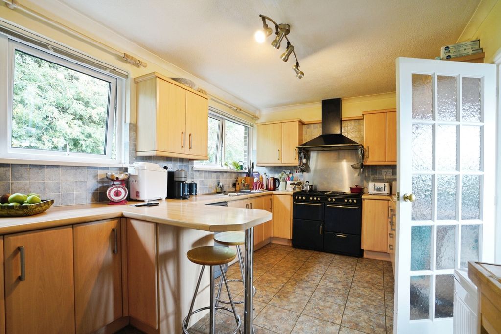 Property photo 2 of 17 Photo
