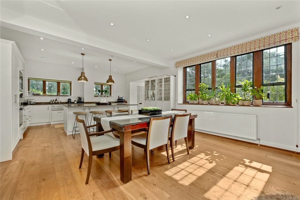 Property photo 2 of 21 Picture No. 17