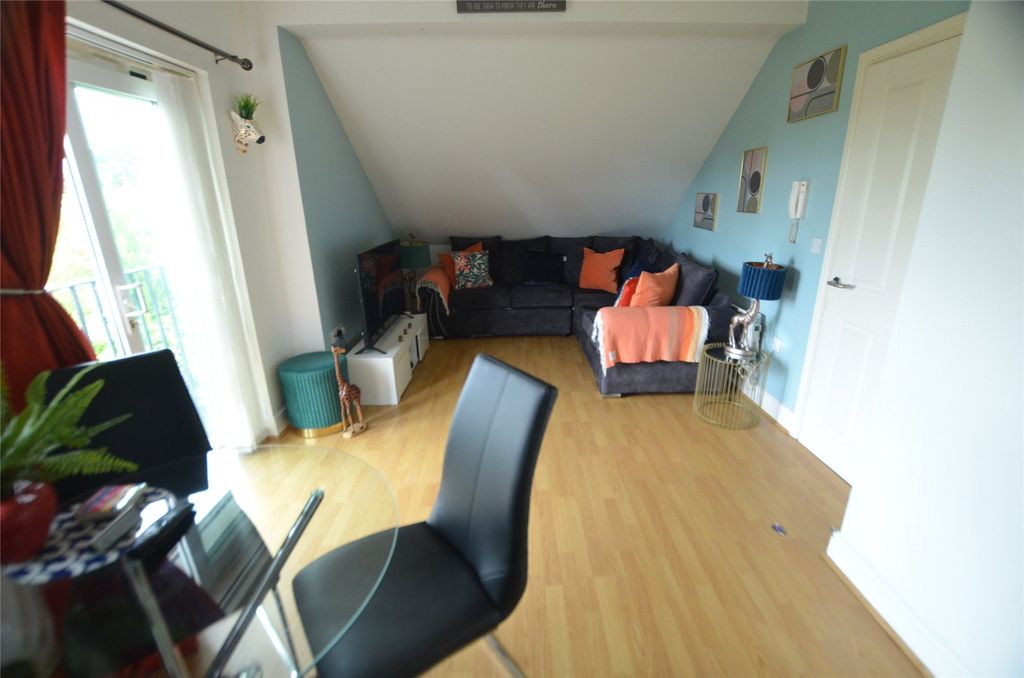 Property photo 3 of 6 Picture No. 01