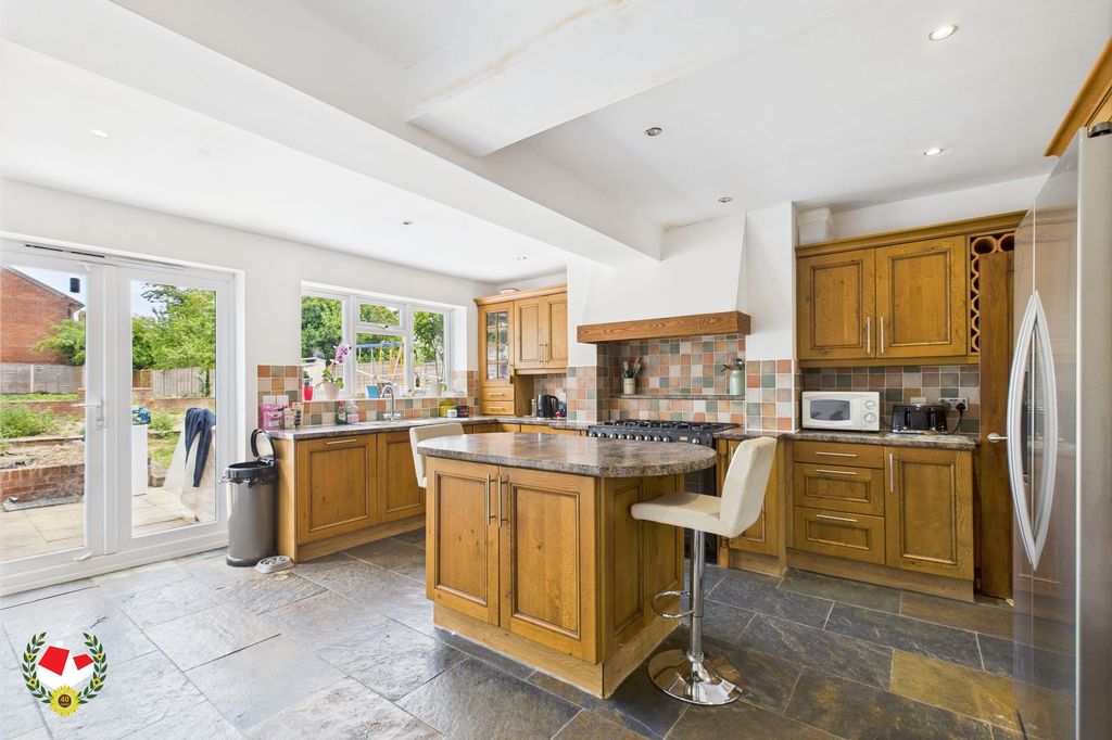 Property photo 3 of 16