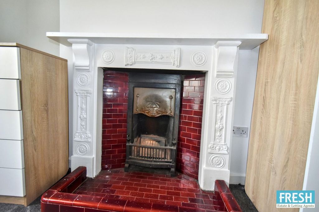 Property photo 3 of 23