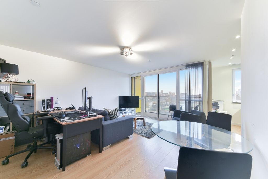 Property photo 2 of 8