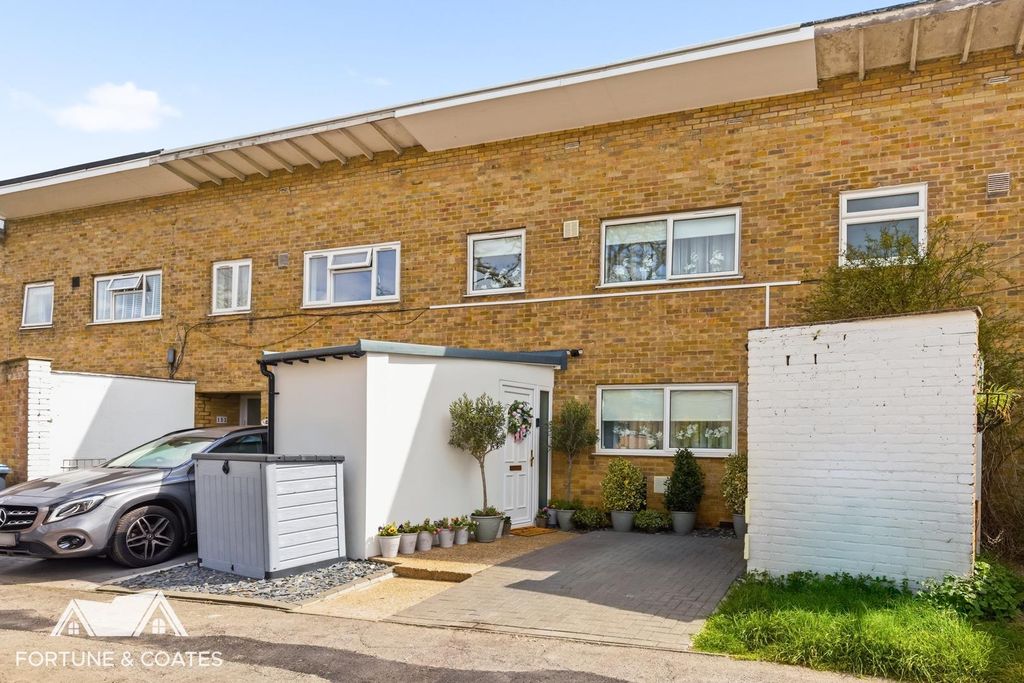 Property photo 1 of 18 Ladyshot_20.Jpg