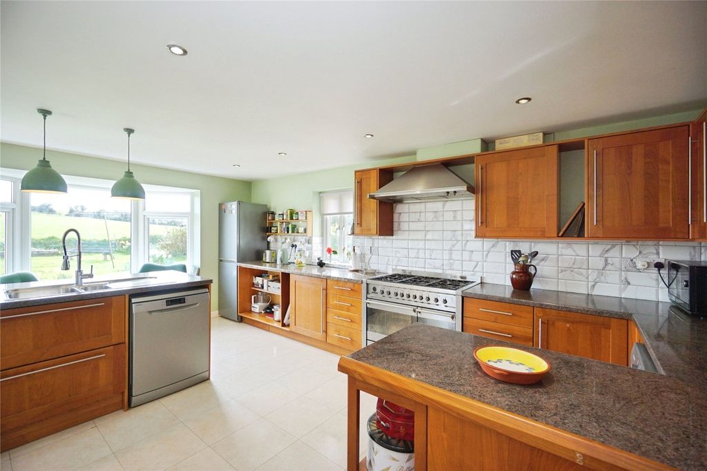 Property photo 3 of 19 Picture No. 14