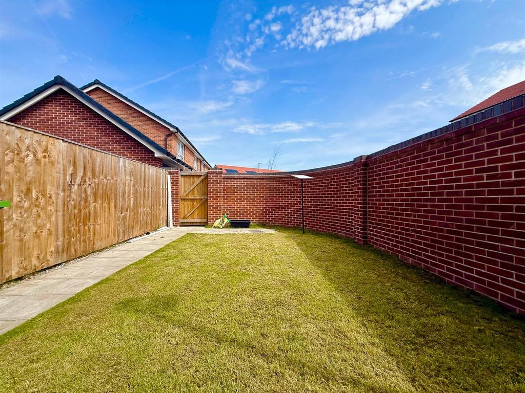 Property photo 2 of 10