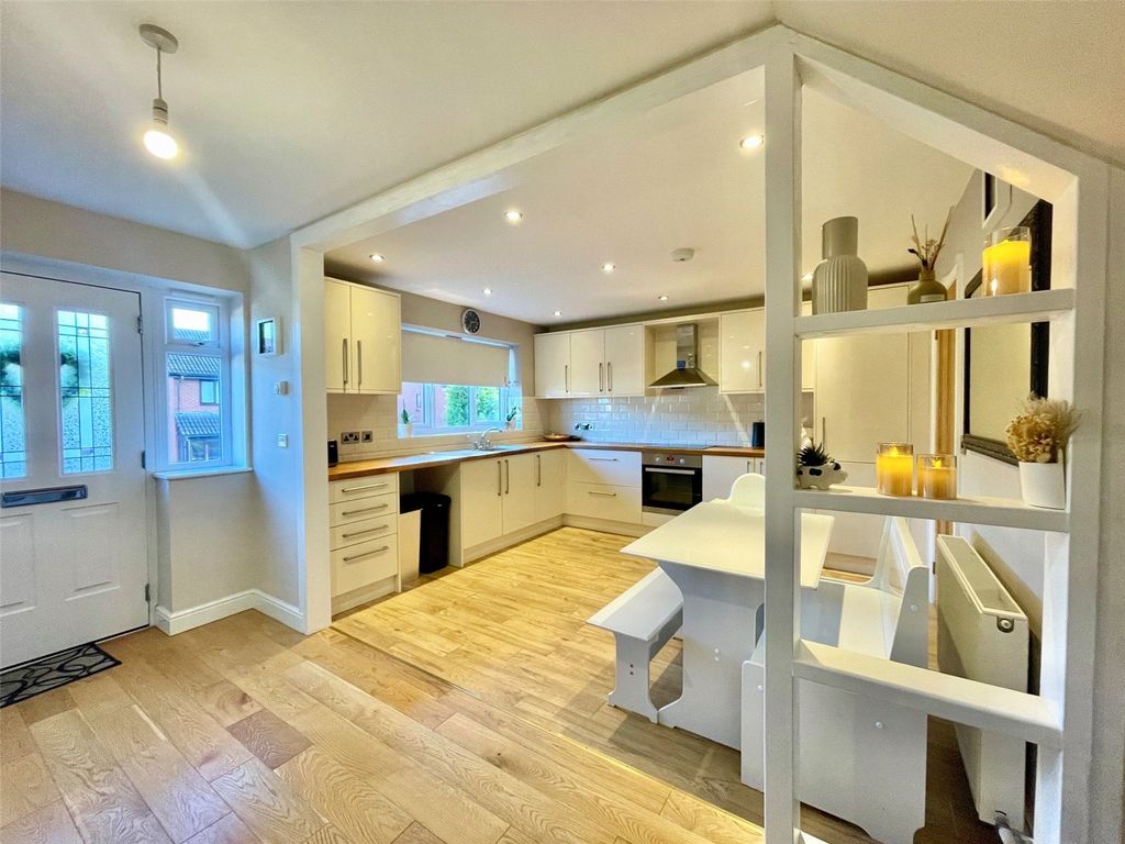 Property photo 3 of 25 Picture No. 14