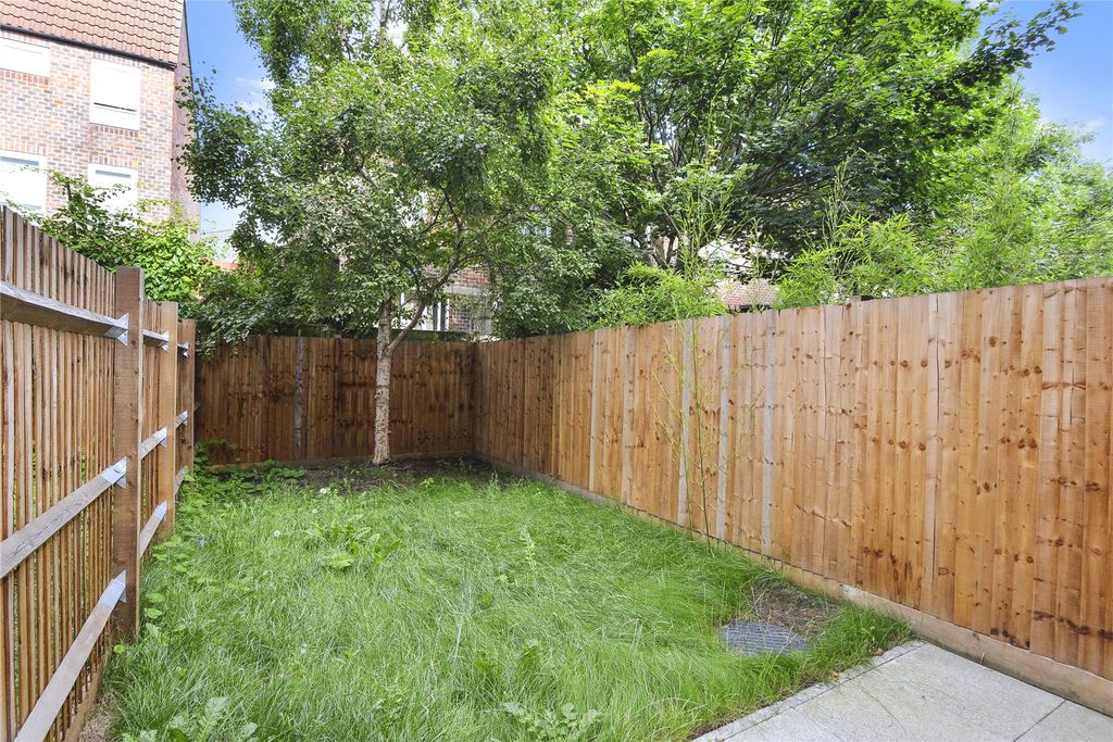 Property photo 2 of 14 Picture No. 16