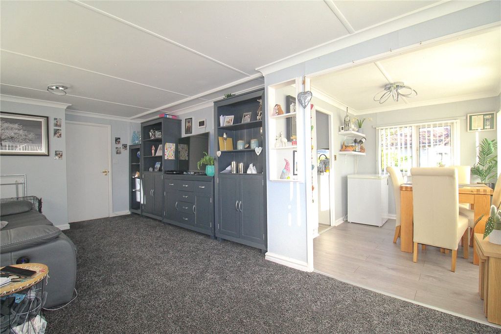 Property photo 2 of 15 Picture No. 18