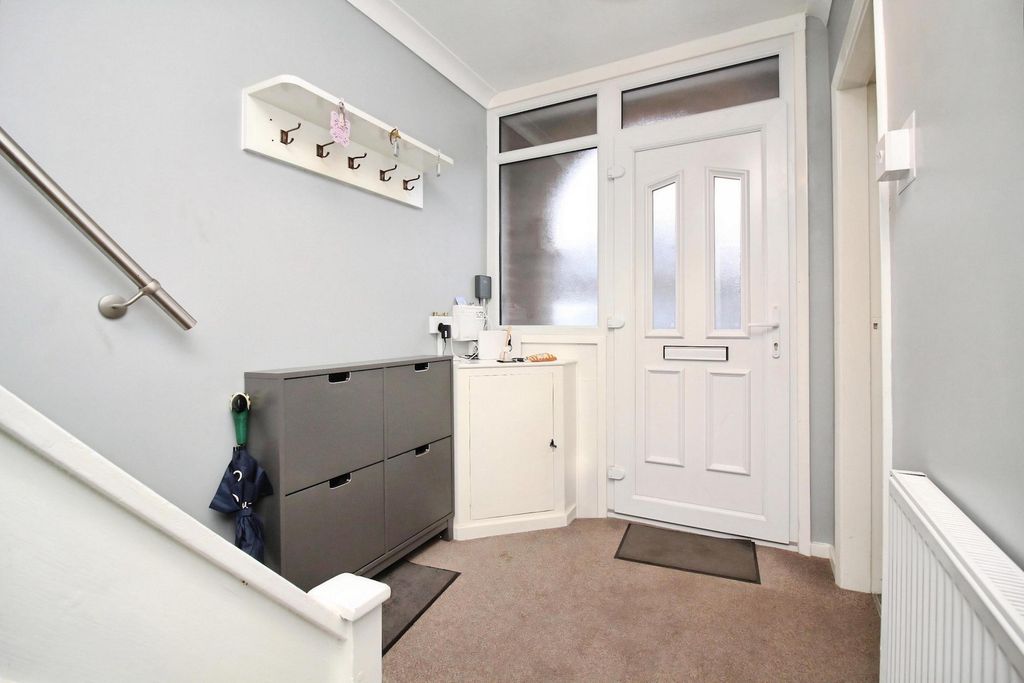 Property photo 2 of 21