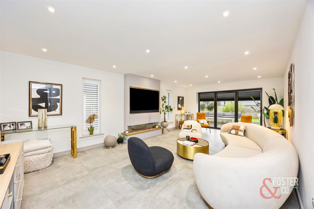 Property photo 2 of 35 Colebrook Road 17-001.Jpg