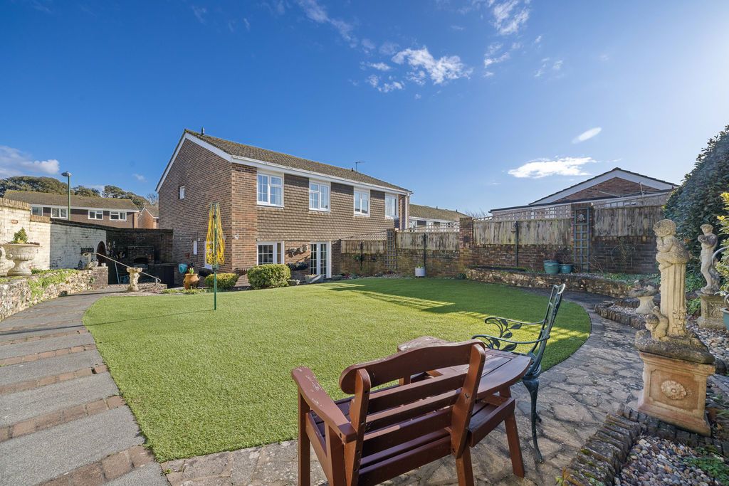 Property photo 2 of 17 Photo 2