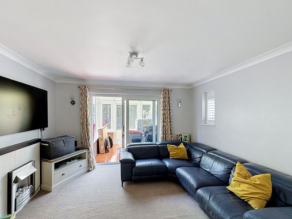 Property photo 2 of 23