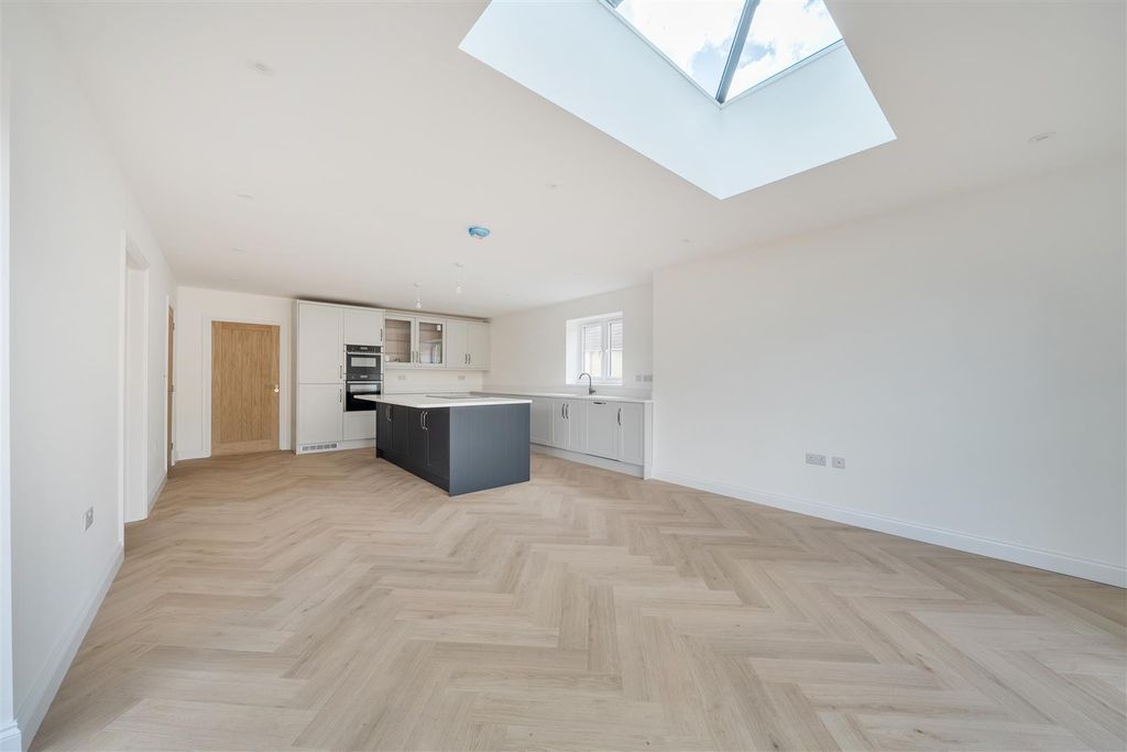 Property photo 3 of 28 1463949-10-6A05A30Ea4F33.Jpg