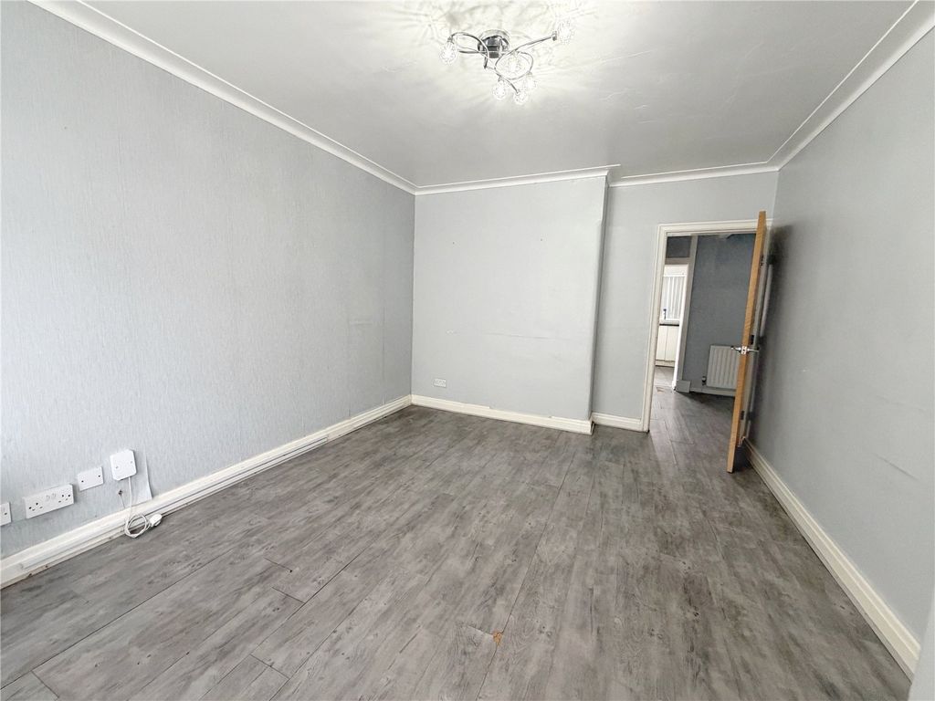 Property photo 2 of 15 Picture No. 03