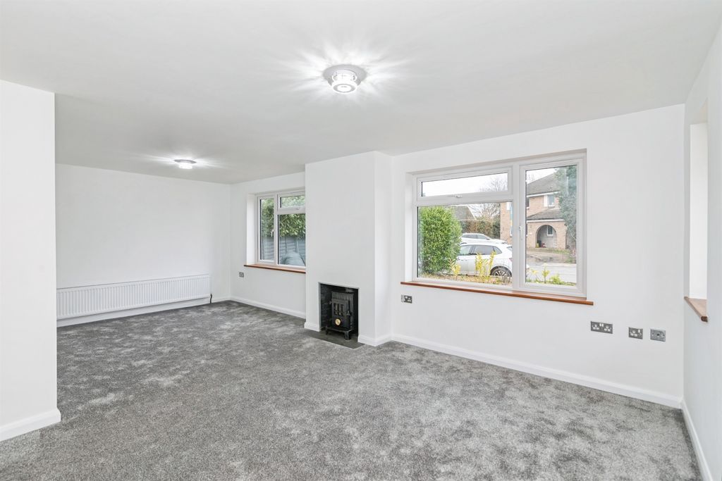 Property photo 3 of 17