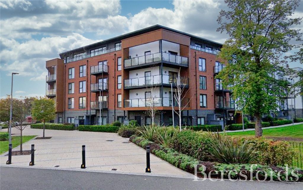 2 bed flat for sale Harold Wood