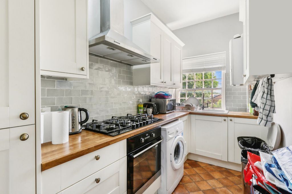 Property photo 2 of 14 Kitchen