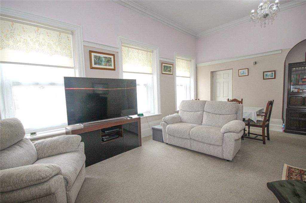 Property photo 3 of 9 Picture 3