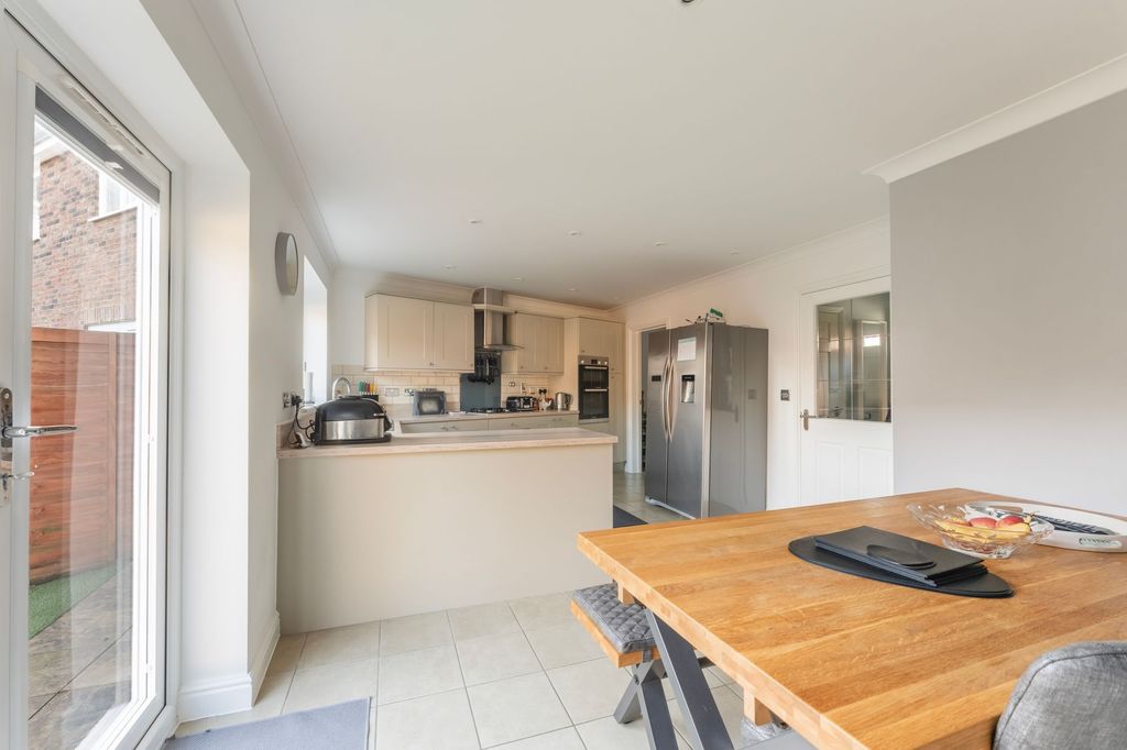 Property photo 3 of 24