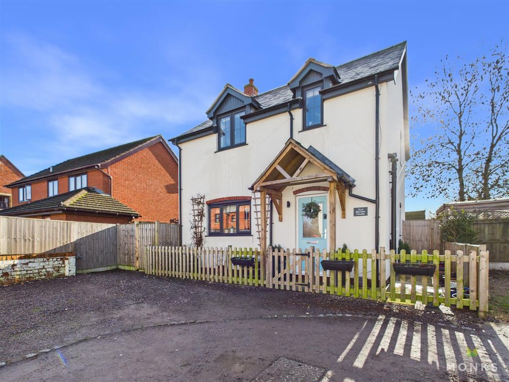 Property photo 1 of 21 Cam01420G0-Pr0826-Still020.Jpg