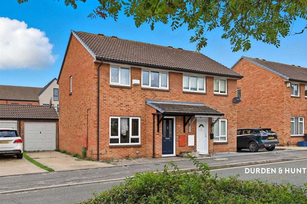 Property photo 1 of 15 Andrew Close