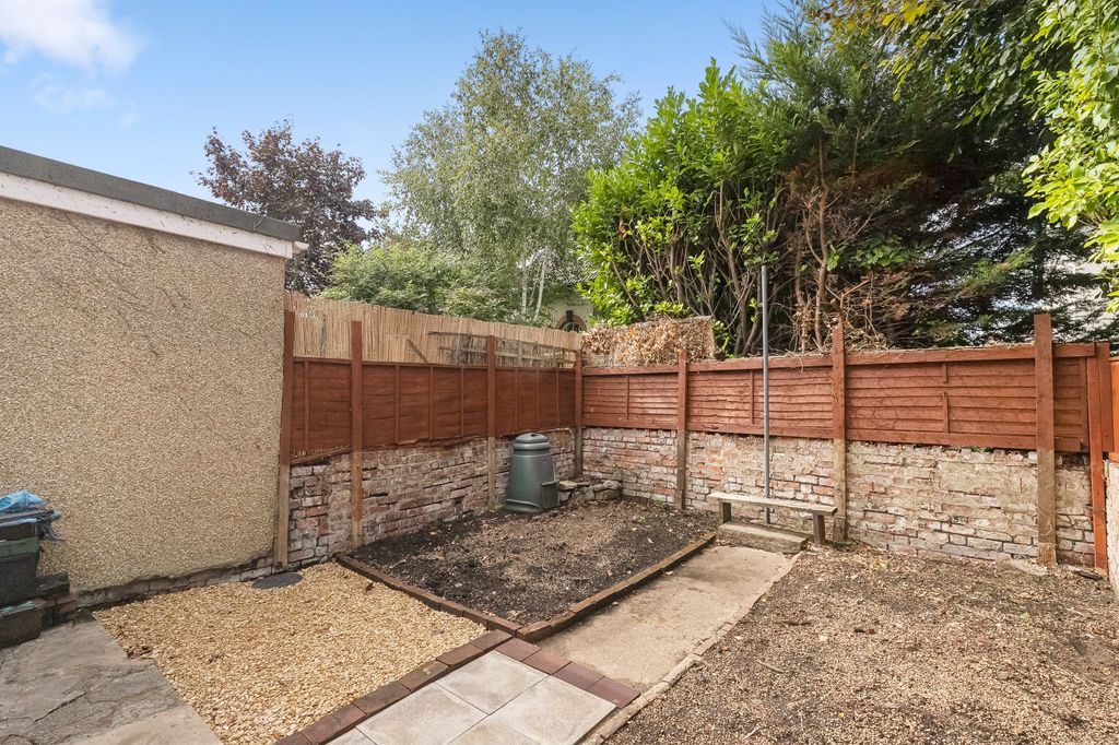 Property photo 3 of 16 Photo 12