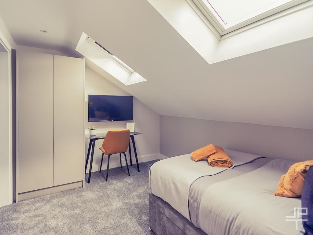 Property photo 2 of 5 Manchester-Road-Warrington-11.Jpg