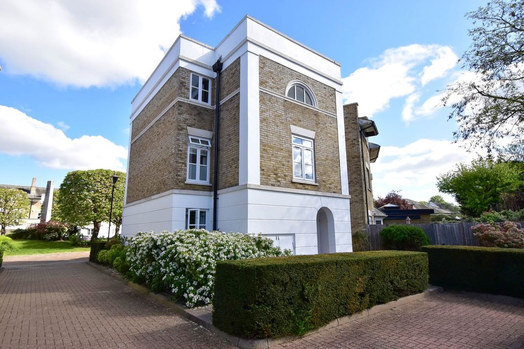 Property photo 1 of 12