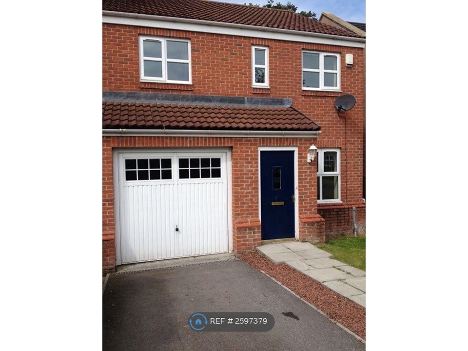 Property photo 2 of 19 Garage And Off Street Parking