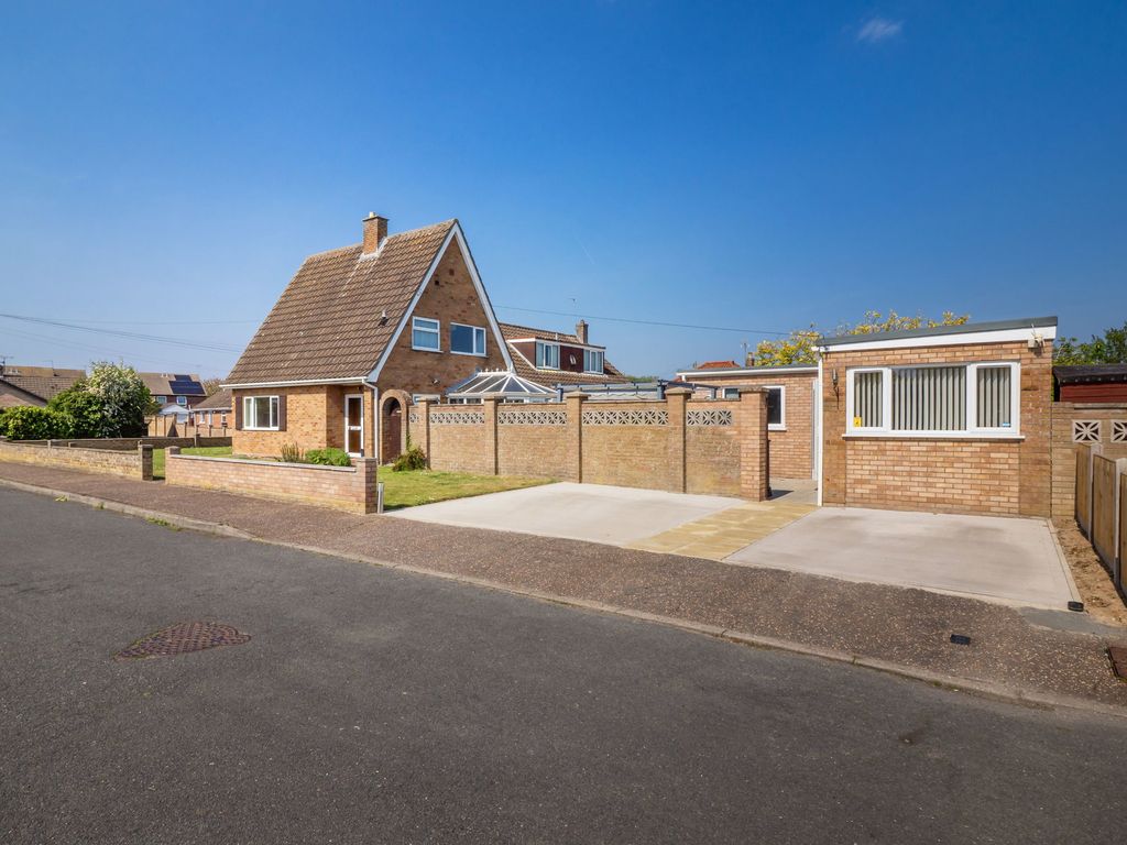 Property photo 2 of 17
