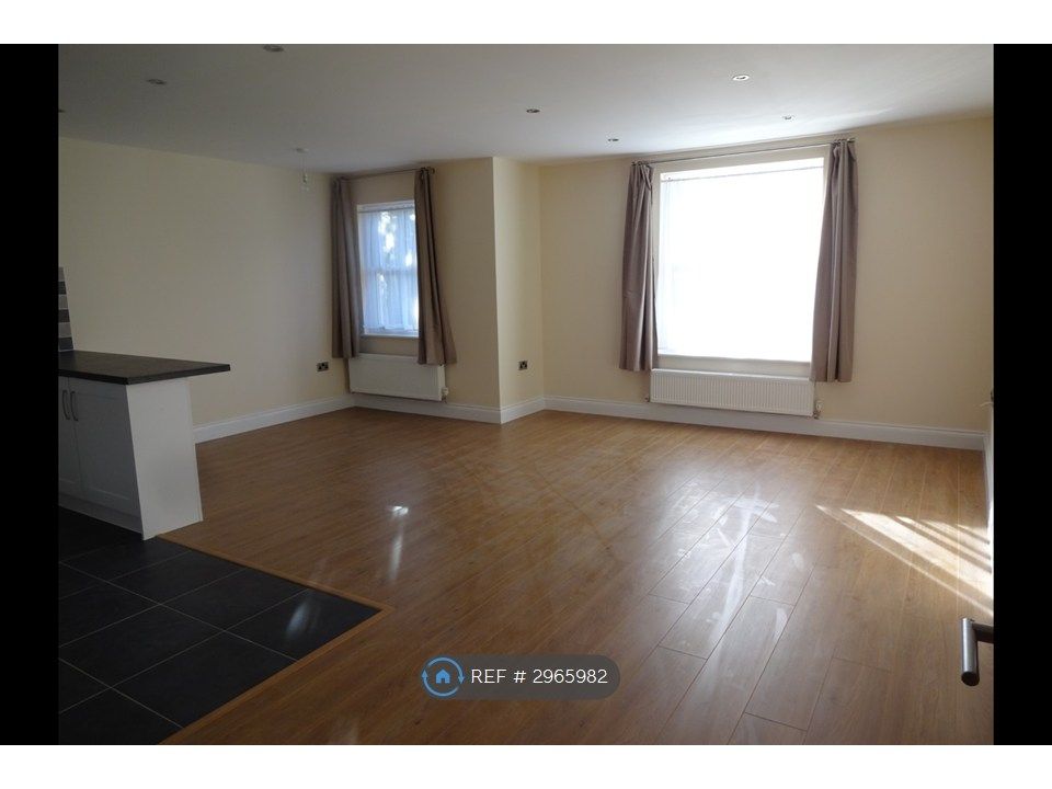 Property photo 3 of 9 Kitchen / Diner / Lounge 1